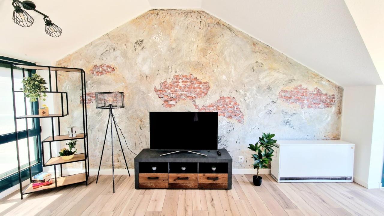 Industrie Stil Apartment Unweit Vom See 로스하임 외부 사진